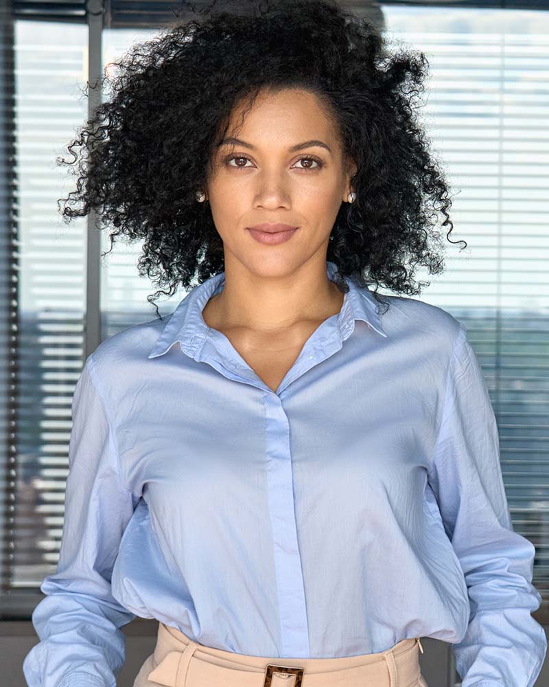 portrait-of-stylish-african-american-businesswoman-2PVMTW8.jpg